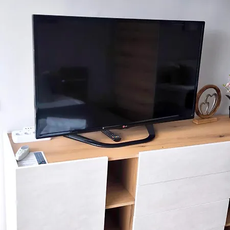 Beatris Modern Comfort 72m2 Apartment *