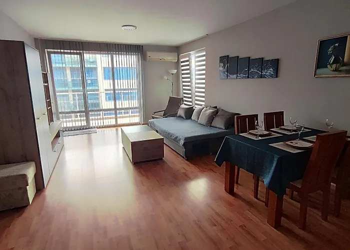 Beatris Modern Comfort Apartment
